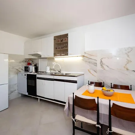 House Zeljka 펜션 포드스트라나