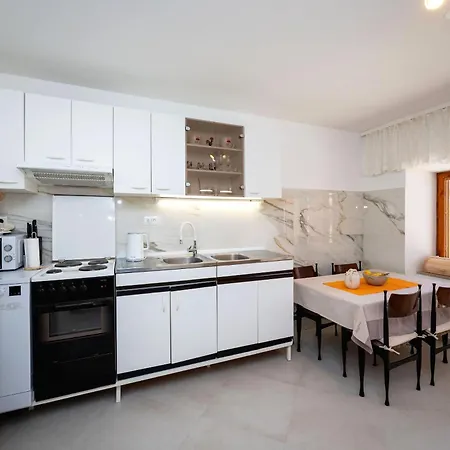 House Zeljka 펜션 *