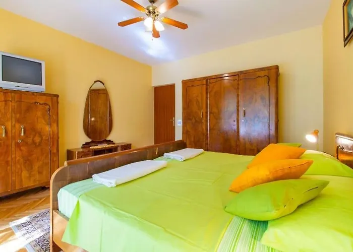 Semesterbostad House Zeljka Podstrana