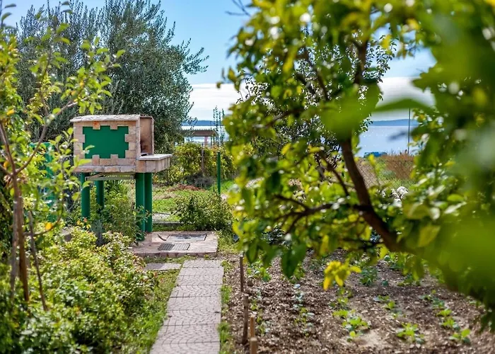 Semesterbostad House Zeljka *