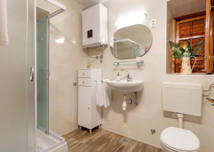 Semesterbostad House Zeljka *